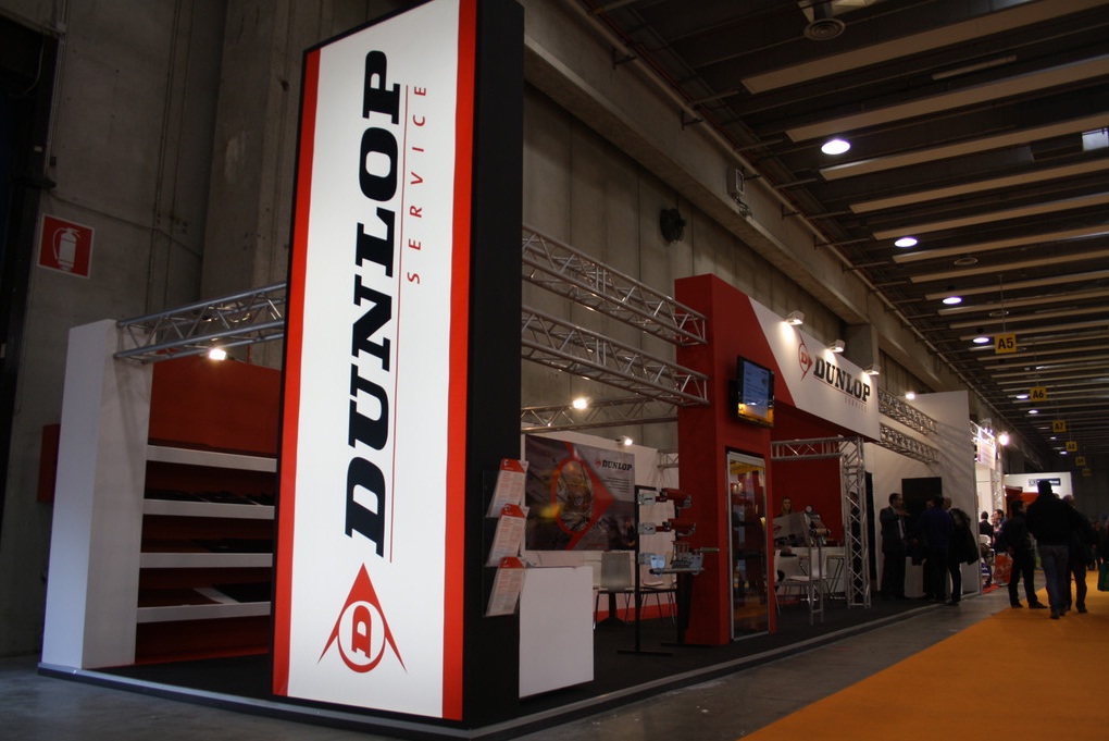 Продукция компании Dunlop на Международной выставке землеройной и индустриально-строительной техники в Вероне (Италия)